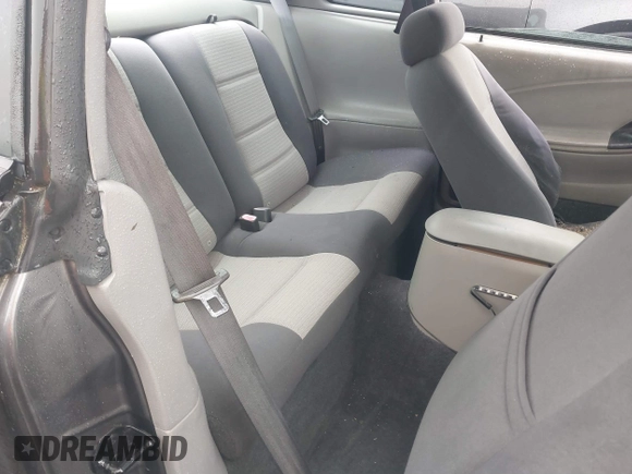 2004 Ford Mustang Standard z VIN 1FAFP40414F105171, wystawiony jako IAAI lot #41754232 z przebiegiem Nie podano mil oraz . Historia ofert i sprzedaży dostępna na DreamBid. Obrazek 8.