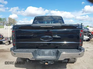 2018 Ford F-250 XL with VIN 1FT7W2BT0JEB59802, listed as a IAAI auction lot 42125940 with 73,654 mi miles and . Bid and sale history available at DreamBid. Image 16.