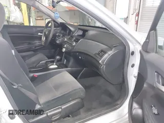 2009 Honda Accord LX-P with VIN 1HGCP26499A013000, listed as a IAAI auction lot 41402193 with Not Provided miles and . Bid and sale history available at DreamBid. Image 5.
