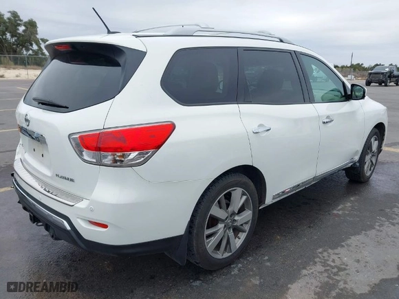2014 Nissan Pathfinder SV with VIN 5N1AR2MN8EC633911, listed as a IAAI auction lot 41427334 with 128,467 mi miles. Bid and sale history available at carsss.com. Image 4.