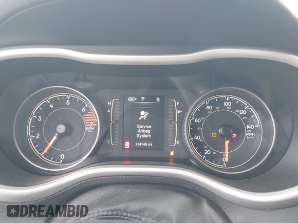 2018 Jeep Cherokee Latitude Plus with VIN 1C4PJLLB2JD543032, listed as a IAAI auction lot 41822368 with 114,145 mi miles. Bid and sale history available at carsss.com. Image 7.