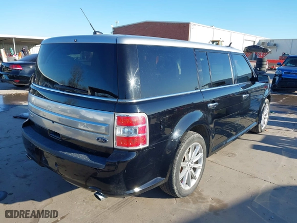 2017 Ford Flex Limited with VIN 2FMGK5D85HBA00992, listed as a IAAI auction lot 41398888 with 121,000 mi miles. Bid and sale history available at carsss.com. Image 4.