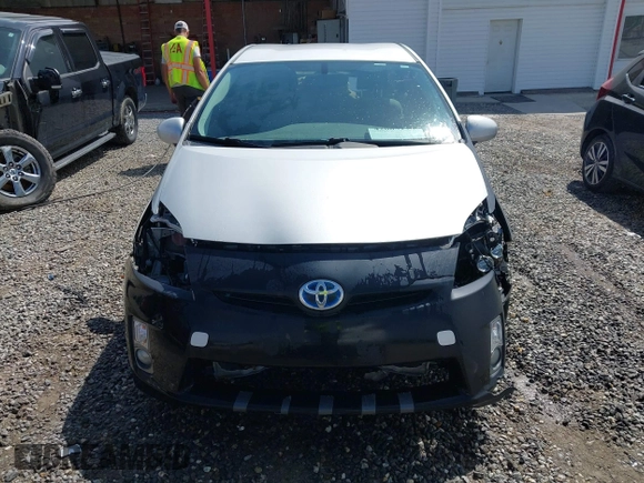 2010 Toyota Prius II with VIN JTDKN3DU0A0092981, listed as a IAAI auction lot 42063196 with 201,306 mi miles. Bid and sale history available at carsss.com. Image 12.