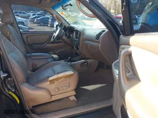 2002 Toyota Sequoia Limited with VIN 5TDBT48A02S132633, listed as a IAAI auction lot 41649586 with 291,269 mi miles. Bid and sale history available at carsss.com. Image 5.