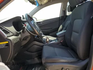 2017 Hyundai Tucson Sport z VIN KM8J33A25HU356909, wystawiony jako Copart lot #52573445 z przebiegiem 164 029 mil mil oraz Szkoda całkowita • Salvage title. Historia ofert i sprzedaży dostępna na DreamBid. Obrazek 7.