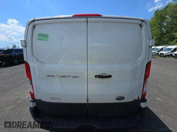 2018 Ford Transit z VIN 1FTYR1YGXJKB43964, wystawiony jako IAAI lot #42815010 z przebiegiem 118 564 mil mil oraz . Historia ofert i sprzedaży dostępna na DreamBid. Obrazek 17.