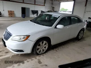 2013 Chrysler 200 Touring with VIN 1C3CCBBB0DN538581, listed as a Copart auction lot 54549154 with 154,119 mi miles and Non Repairable. Bid and sale history available at carsss.com. Image 1.