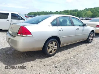 2008 Chevrolet Impala LS z VIN 2G1WB58K681201773, wystawiony jako IAAI lot #42240644 z przebiegiem 235 778 mil mil oraz . Historia ofert i sprzedaży dostępna na DreamBid. Obrazek 4.