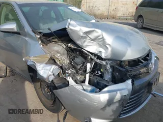 2017 Toyota Camry XLE z VIN 4T1BF1FK8HU376791, wystawiony jako IAAI lot #42114379 z przebiegiem 54 319 mil mil oraz . Historia ofert i sprzedaży dostępna na DreamBid. Obrazek 6.