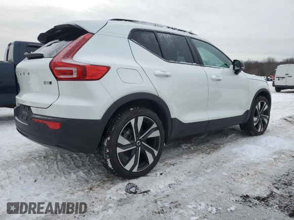 2023 Volvo XC40 Plus Dark Theme с VIN YV4L12UW2P2083723, выставлен на аукционе Copart как лот 44937995 с пробегом 8 488 миль миль и Списание • Salvage title. История ставок и продаж доступна на DreamBid. Изображение 3.
