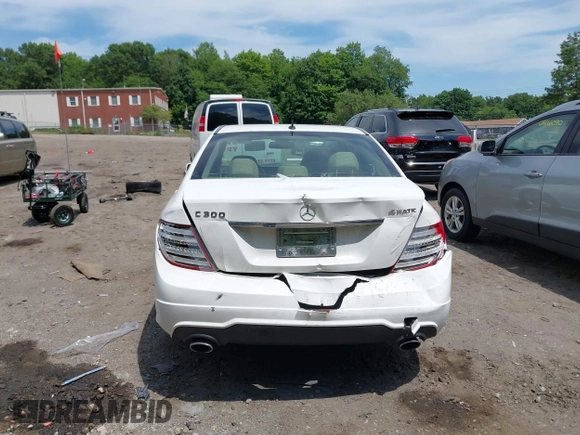 2013 Mercedes-Benz C 300 Sport с VIN WDDGF8AB1DA793939, выставлен на аукционе IAAI как лот 42537158 с пробегом 211 600 миль миль и . История ставок и продаж доступна на DreamBid. Изображение 16.