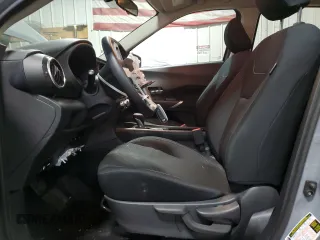 2024 Nissan Kicks SV z VIN 3N1CP5CV6RL495224, wystawiony jako Copart lot #58130655 z przebiegiem 7 927 mil mil oraz Szkoda całkowita • Salvage title. Historia ofert i sprzedaży dostępna na DreamBid. Obrazek 7.