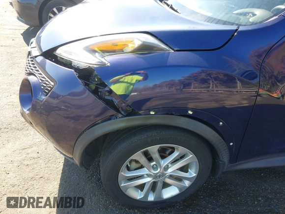 2015 Nissan Juke SV with VIN JN8AF5MR9FT501313, listed as a IAAI auction lot 41902958 with 52,766 mi miles. Bid and sale history available at carsss.com. Image 18.