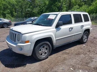 2008 Jeep Patriot Sport with VIN 1J8FT28W48D654244, listed as a IAAI auction lot 42035691 with 231,716 mi miles. Bid and sale history available at carsss.com. Image 2.