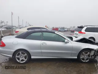 2007 Mercedes-Benz CLK 5.5L with VIN WDBTK72F57T081022, listed as a IAAI auction lot 41572811 with 82,776 mi miles. Bid and sale history available at carsss.com. Image 14.