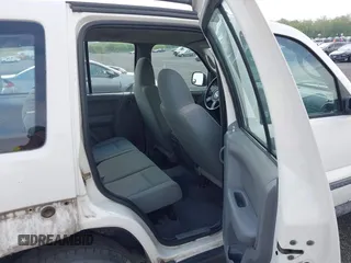 2005 Jeep Liberty Sport z VIN 1J4GK48K75W530535, wystawiony jako IAAI lot #42154934 z przebiegiem 132 637 mil mil oraz . Historia ofert i sprzedaży dostępna na DreamBid. Obrazek 8.