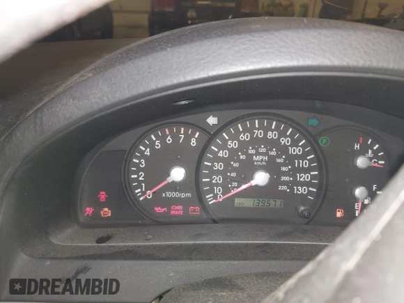 2004 Kia Sorento LX with VIN KNDJC733545251146, listed as a IAAI auction lot 41588725 with 139,571 mi miles. Bid and sale history available at carsss.com. Image 7.