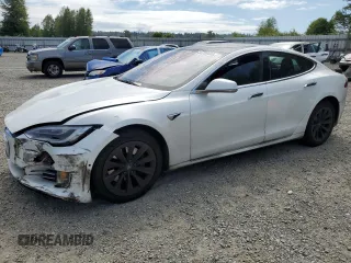 2018 Tesla Model S 75D with VIN 5YJSA1E28JF297091, listed as a Copart auction lot 64700485 with 49,345 mi miles and Salvage title. Bid and sale history available at DreamBid. Image 1.