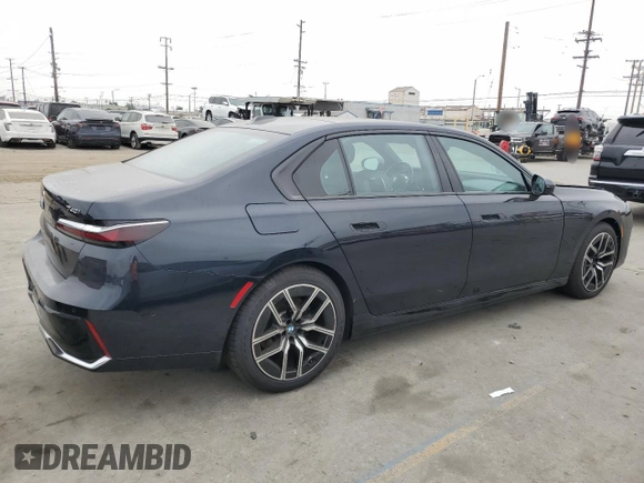 2024 BMW 7 Series 740i z VIN WBA23EH09RCP80655, wystawiony jako Copart lot #59380475 z przebiegiem 16 424 mil mil oraz Czysty tytuł • Clean title. Historia ofert i sprzedaży dostępna na DreamBid. Obrazek 3.