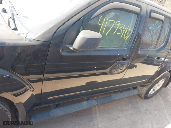 2011 Nissan Frontier PRO-4X with VIN 1N6AD0EV3BC409198, listed as a IAAI auction lot 41793467 with 177,192 mi miles. Bid and sale history available at carsss.com. Image 14.