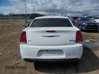 2016 Chrysler 300 S z VIN 2C3CCAGG6GH148015, wystawiony jako Copart lot #52794675 z przebiegiem 182 117 mil mil oraz Czysty tytuł • Clean title. Historia ofert i sprzedaży dostępna na DreamBid. Obrazek 6.