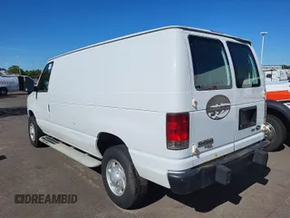 2014 Ford Econoline Cargo Commercial z VIN 1FTNE2EW0EDA95532, wystawiony jako IAAI lot #42442160 z przebiegiem 140 667 mil mil oraz . Historia ofert i sprzedaży dostępna na DreamBid. Obrazek 29.