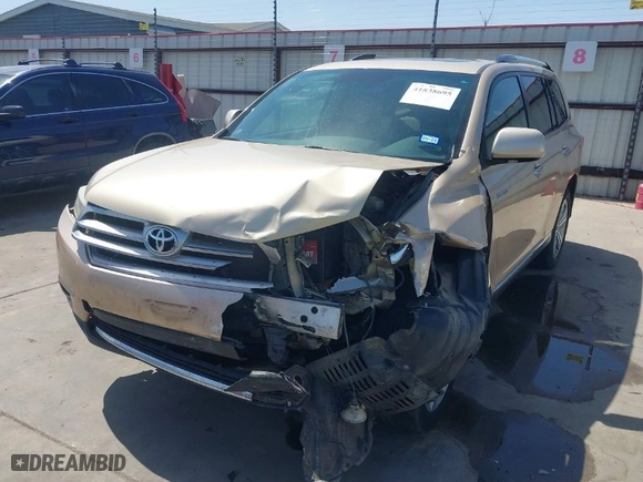 2011 Toyota Highlander Limited with VIN 5TDDK3EH2BS049549, listed as a IAAI auction lot 41838695 with 145,638 mi miles. Bid and sale history available at carsss.com. Image 2.