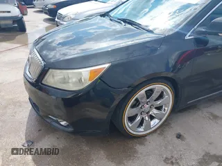 2012 Buick LaCrosse Leather z VIN 1G4GC5E3XCF305959, wystawiony jako IAAI lot #42240150 z przebiegiem 178 179 mil mil oraz . Historia ofert i sprzedaży dostępna na DreamBid. Obrazek 6.