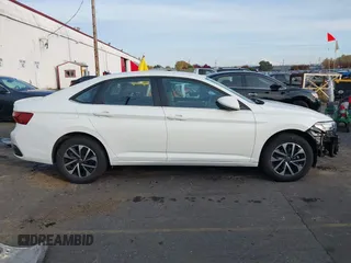2022 Volkswagen Jetta with VIN 3VWNM7BU0NM020740, listed as a IAAI auction lot 40719285 with 43,570 mi miles and . Bid and sale history available at DreamBid. Image 14.