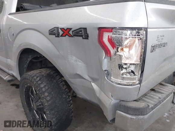 2015 Ford F-150 XLT with VIN 1FTEW1E89FFA44710, listed as a IAAI auction lot 41521584 with 158,297 mi miles. Bid and sale history available at carsss.com. Image 6.