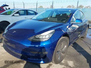2018 Tesla Model 3 Long Range Battery z VIN 5YJ3E1EA8JF014706, wystawiony jako IAAI lot #41453650 z przebiegiem 68 037 mil mil oraz . Historia ofert i sprzedaży dostępna na DreamBid. Obrazek 19.