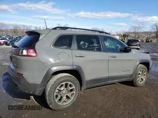 2022 Jeep Cherokee Trailhawk with VIN 1C4PJMBX4ND518870, listed as a Copart auction lot 44784025 with 17,701 mi miles and Salvage Title. Bid and sale history available at carsss.com. Image 3.