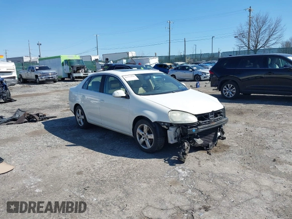 2008 Volkswagen Jetta Sedan SE with VIN 3VWRM71K68M070130, listed as a IAAI auction lot 41751450 with 217,598 mi miles. Bid and sale history available at carsss.com. Image 1.