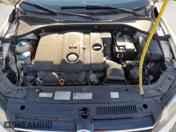 2013 Volkswagen Passat SE with VIN 1VWBP7A34DC008268, listed as a Copart auction lot 63002035 with 180,787 mi miles and Salvage title. Bid and sale history available at DreamBid. Image 11.