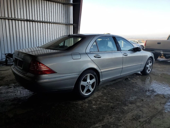 2004 Mercedes-Benz S-Class 4.3L with VIN WDBNG70JX4A392518, listed as a Copart auction lot 85789154 with 156,840 mi miles and Clean Title. Bid and sale history available at carsss.com. Image 3.