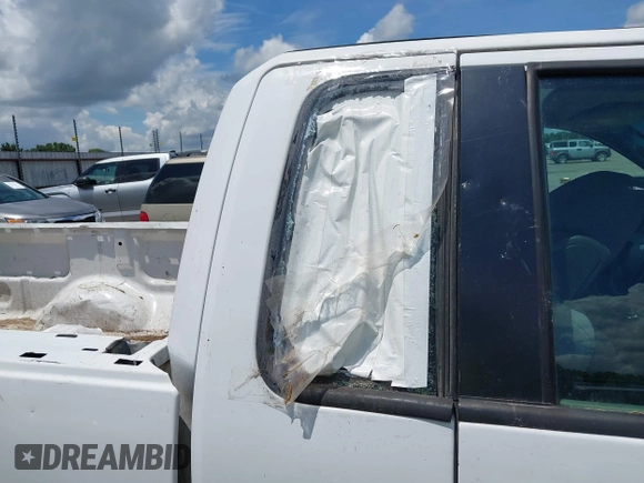 2005 Ford F-150 XL with VIN 1FTRF12225NB35582, listed as a IAAI auction lot 42640594 with 188,385 mi miles and . Bid and sale history available at DreamBid. Image 13.