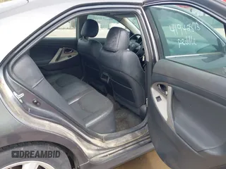 2008 Toyota Camry LE z VIN 4T1BE46K88U239130, wystawiony jako IAAI lot #41942873 z przebiegiem 173 577 mil mil oraz . Historia ofert i sprzedaży dostępna na DreamBid. Obrazek 8.