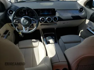 2023 Mercedes-Benz GLA 250 z VIN W1N4N4GB7PJ494663, wystawiony jako Copart lot #45986015 z przebiegiem 30 825 mil mil oraz Szkody całkowita. Historia ofert i sprzedaży dostępna na DreamBid. Obrazek 8.