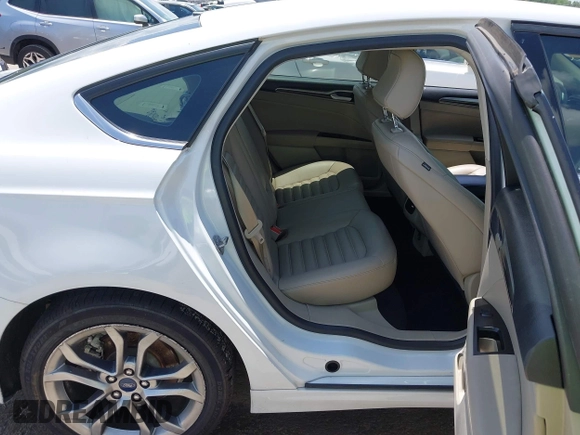 2020 Ford Fusion SEL with VIN 3FA6P0CD3LR152711, listed as a IAAI auction lot 42516763 with 97,073 mi miles and . Bid and sale history available at DreamBid. Image 8.