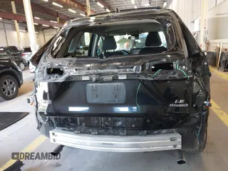 2021 Toyota RAV4 Hybrid LE z VIN 2T3M6RFV8MW011627, wystawiony jako IAAI lot #42223959 z przebiegiem 99 776 mil mil oraz . Historia ofert i sprzedaży dostępna na DreamBid. Obrazek 17.