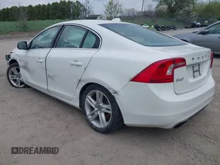 2014 Volvo S60 T5 z VIN YV1612FH8E1292976, wystawiony jako IAAI lot #42129708 z przebiegiem 162 083 mil mil oraz . Historia ofert i sprzedaży dostępna na DreamBid. Obrazek 3.