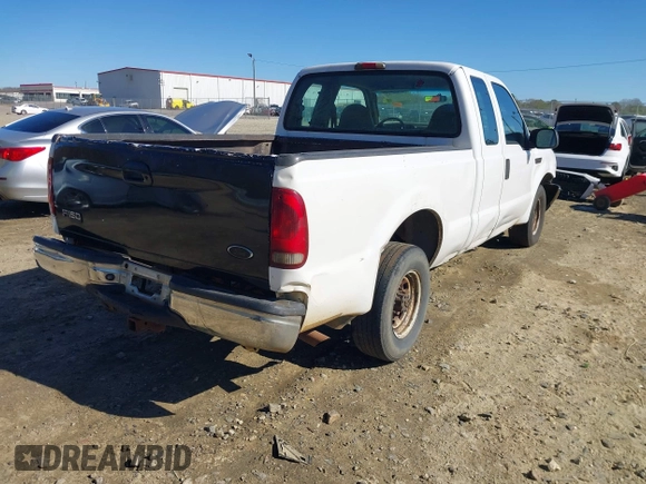 2004 Ford Super Duty F-250 XL with VIN 1FTNX20L84EA84813, listed as a IAAI auction lot 41860712 with 423,146 mi miles. Bid and sale history available at carsss.com. Image 4.