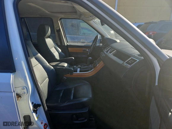 2011 Land Rover Range Rover Sport HSE with VIN SALSF2D45BA266832, listed as a Copart auction lot 43238115 with 156,397 mi miles and Clean Title. Bid and sale history available at carsss.com. Image 5.
