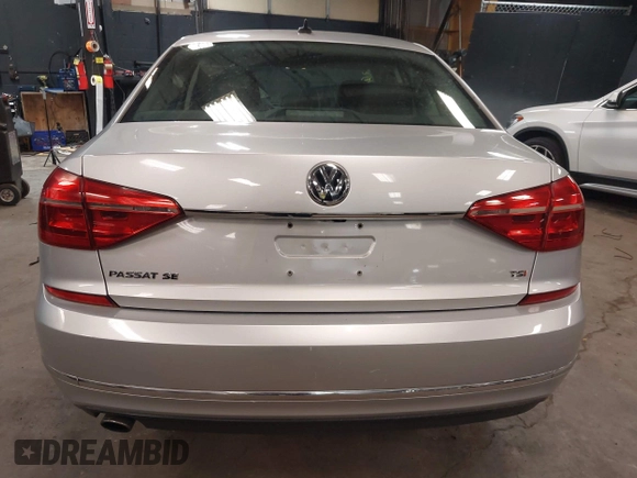 2016 Volkswagen Passat SE z VIN 1VWBT7A30GC020823, wystawiony jako IAAI lot #42204074 z przebiegiem 87 784 mil mil oraz . Historia ofert i sprzedaży dostępna na DreamBid. Obrazek 16.