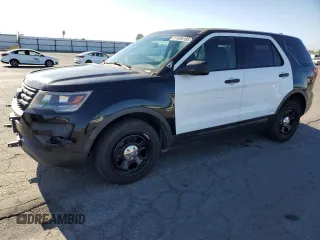 2017 Ford Police Interceptor Utility z VIN 1FM5K8AR3HGE15162, wystawiony jako Copart lot #61036185 z przebiegiem 121 705 mil mil oraz Czysty tytuł • Clean title. Historia ofert i sprzedaży dostępna na DreamBid. Obrazek 1.