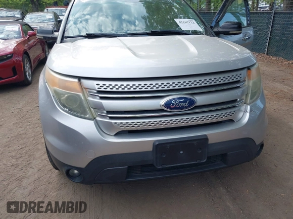 2011 Ford Explorer XLT with VIN 1FMHK7D88BGA71359, listed as a IAAI auction lot 42162122 with 171,530 mi miles and . Bid and sale history available at carsss.com. Image 6.