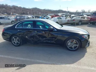 2019 Mercedes-Benz E 300 z VIN WDDZF4KB6KA632323, wystawiony jako IAAI lot #41488671 z przebiegiem 108 959 mil mil oraz . Historia ofert i sprzedaży dostępna na DreamBid. Obrazek 13.