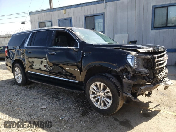 2021 GMC Yukon XL SLT with VIN 1GKS1GKD6MR366338, listed as a Copart auction lot 69332054 with Not Provided miles and Salvage Title. Bid and sale history available at carsss.com. Image 4.