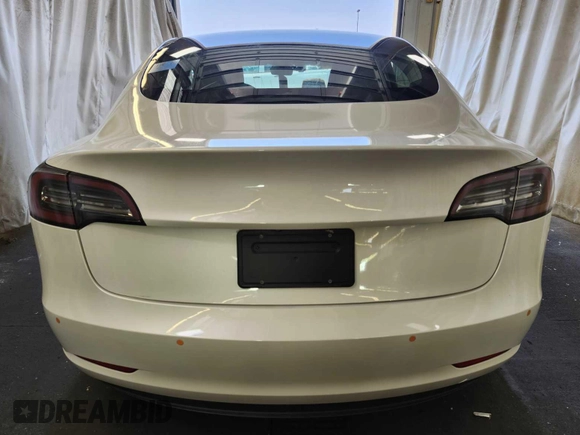 2020 Tesla Model 3 Long Range z VIN 5YJ3E1EB0LF636678, wystawiony jako IAAI lot #42575821 z przebiegiem 65 515 mil mil oraz . Historia ofert i sprzedaży dostępna na DreamBid. Obrazek 17.