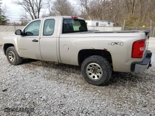 2009 Chevrolet Silverado 1500 Work Truck with VIN 1GCEK19C79Z128621, listed as a Copart auction lot 78177004 with 198,167 mi miles and Salvage Title. Bid and sale history available at carsss.com. Image 2.